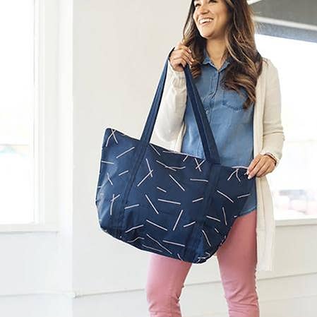 Tote Tote Weekender pour la vente par Talking Out of Turn