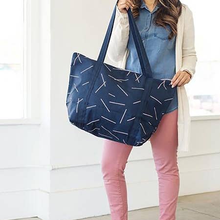 Weekender Tote Canvas voor wholesale door Talking Out of Turn