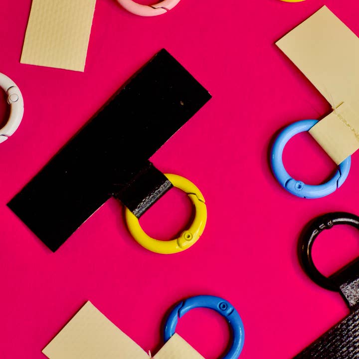 Smartphone Case Chain Holder Adapter for wholesale by Pikto3000