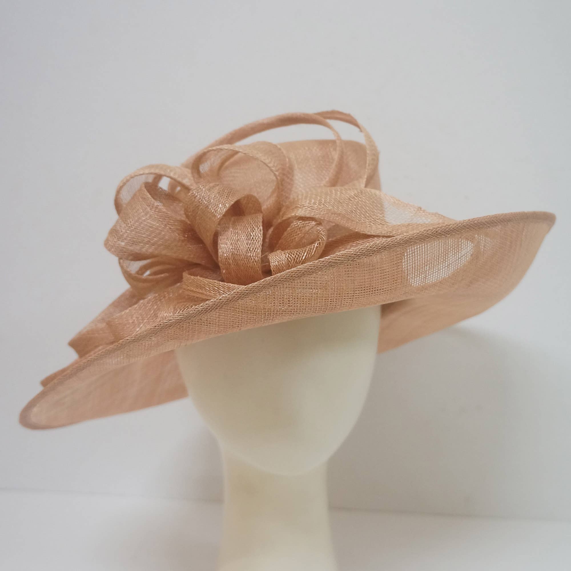 KaKyCo – wholesale Straw hat – women's – Wide Upswept Sinamay Dress Formal Hat | 11904510