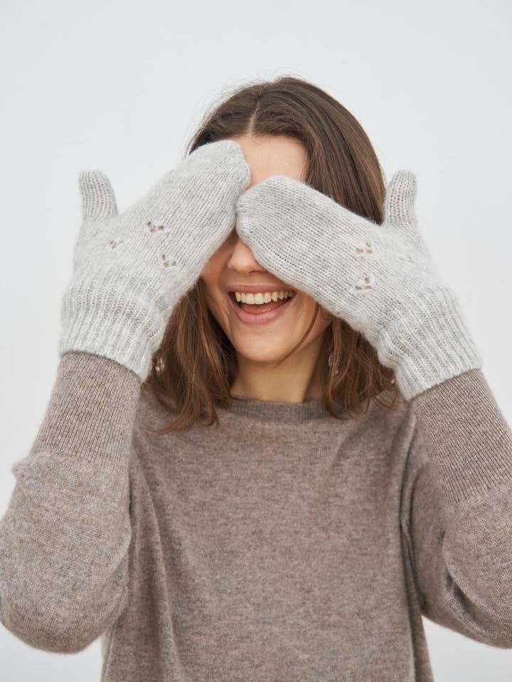 HARMONIE MITTENS for wholesale by CARE BY ME