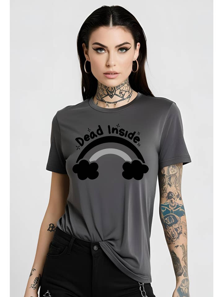 T-shirt gothique gothique "Dead Inside" en coton pour la vente par Brick Shirt House