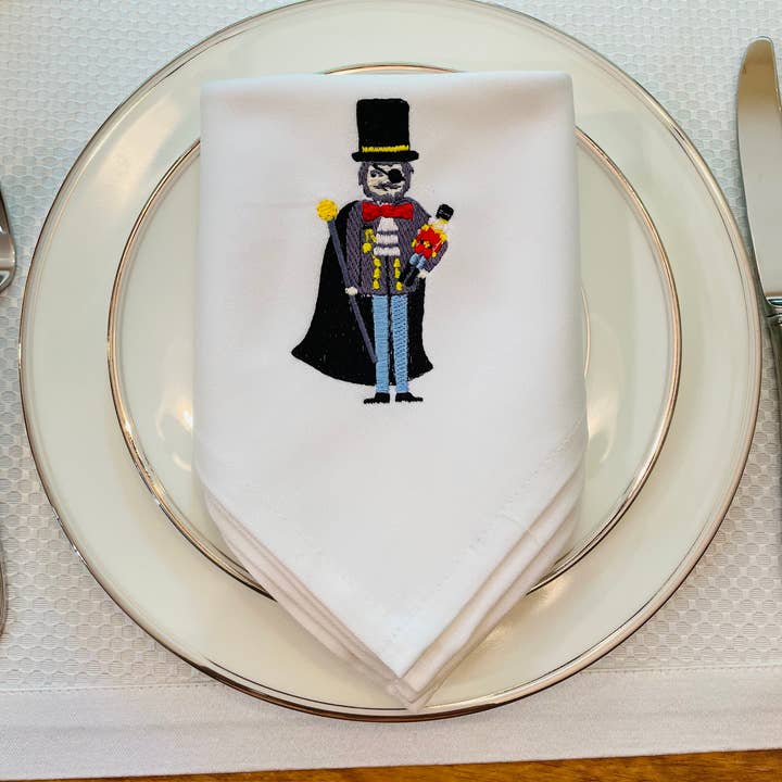 Serviette brodée - Simple - Herr Drosselmeyer pour la vente par Vibrantly Blue