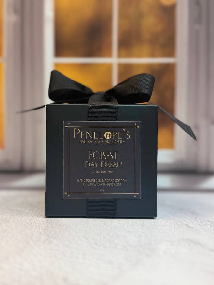 Forest Daydream – Vela de Lujo de 8oz para venta al por mayor de Penelope's Soaps & Such