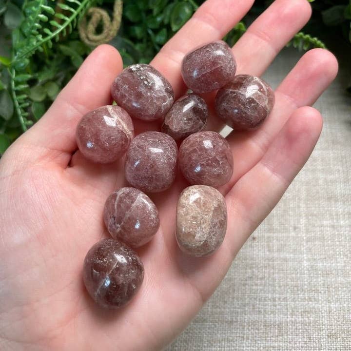 Copper Ashes – wholesale Spiritual stone/crystal – Strawberry Quartz Tumble0