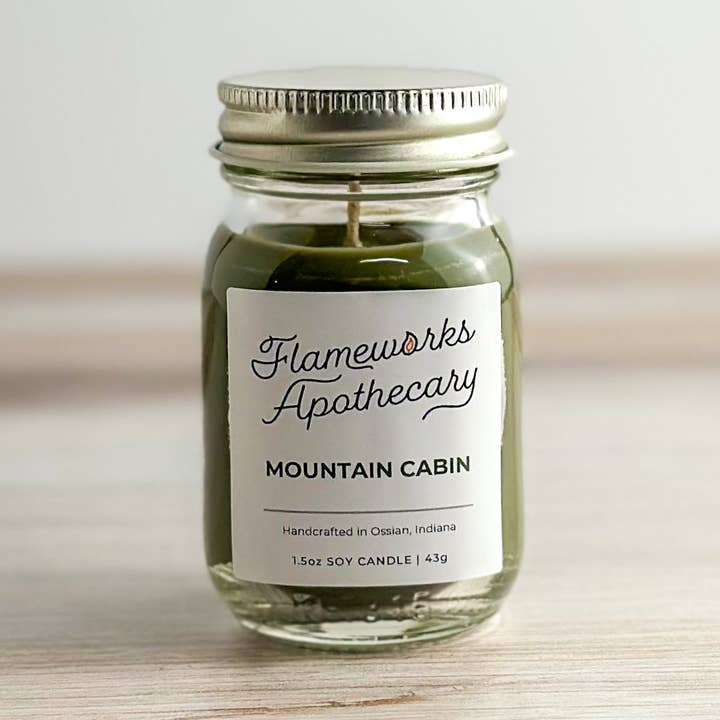 Vela en tarro mini Mason de 1.5 oz, Cabaña de Montaña para venta al por mayor de Flameworks Apothecary