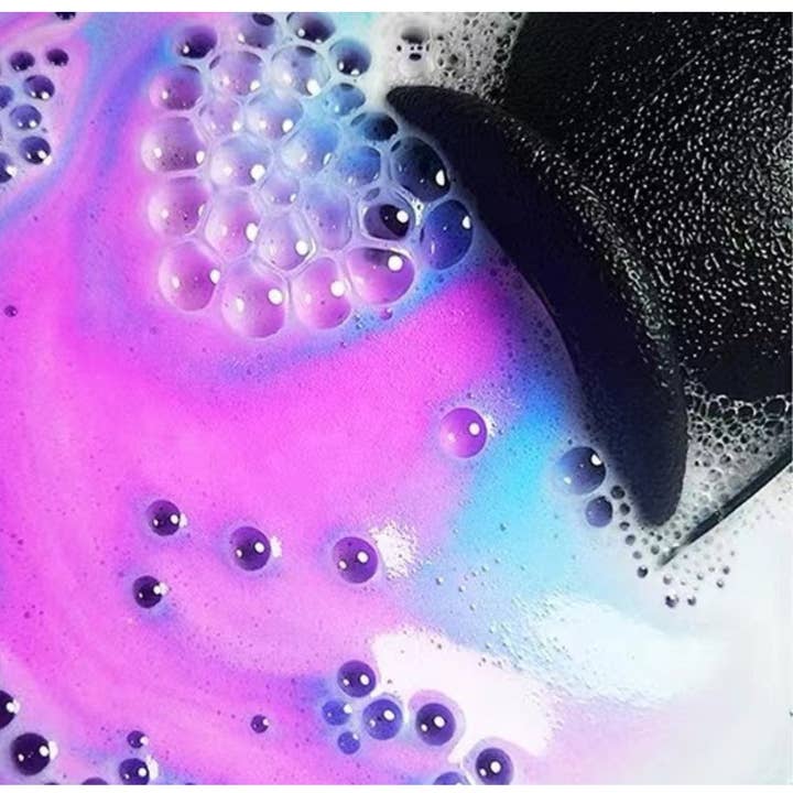 Sow the Magic - Wholesale Bath Bomb/Fizz - Cauldron Rainbow Bath Bubbler