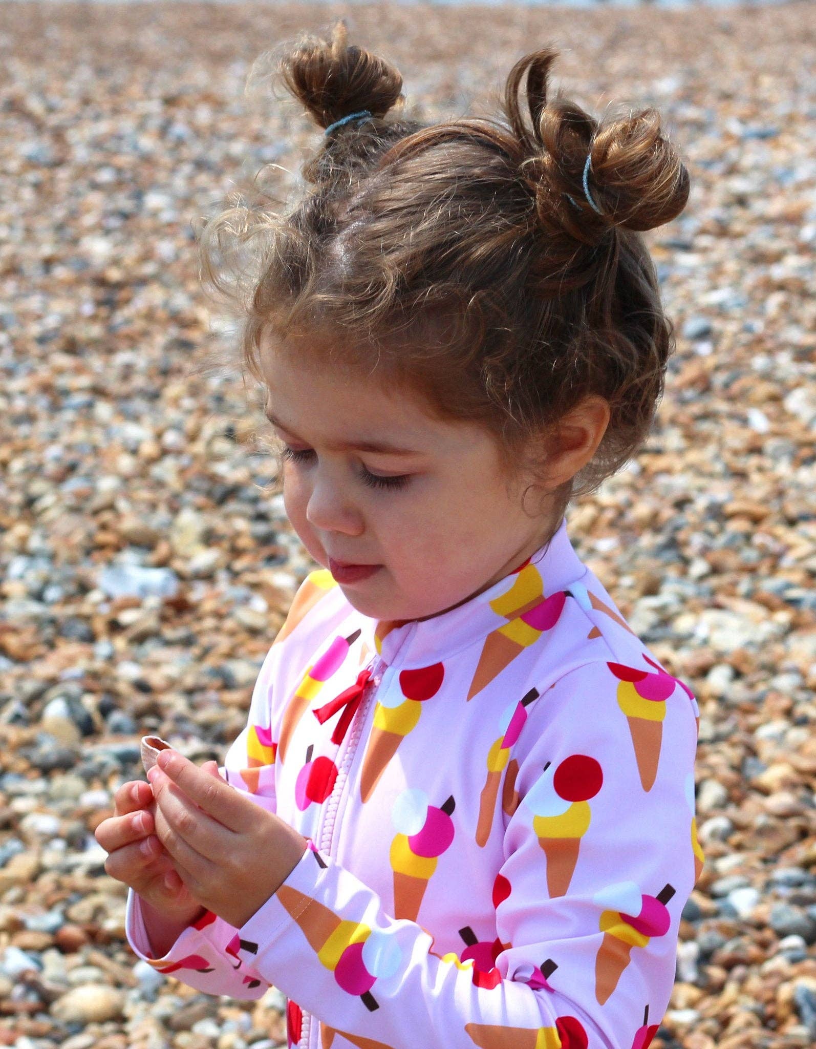 Toby Tiger GmbH - Wholesale One Piece Swimsuit - Kids - Kinder Badeanzug langarm mit Eiswaffel-Druck, UV-Schutz UPF 50+2