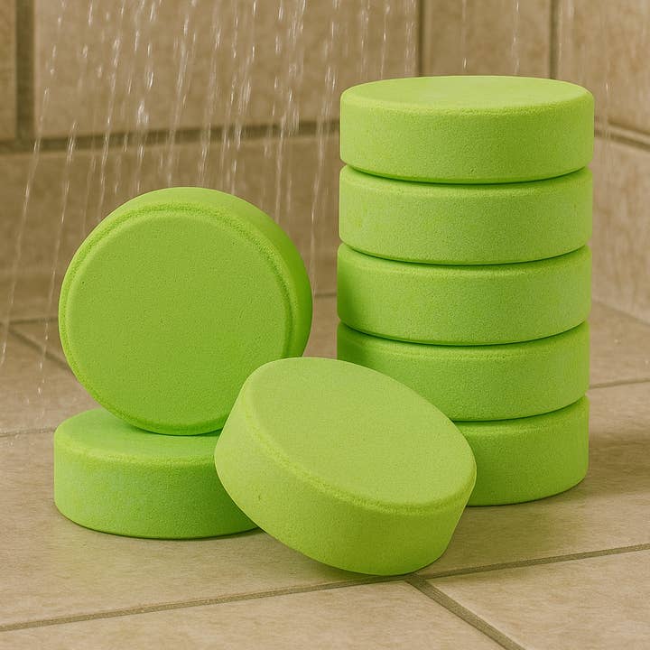 Galets de douche Breathe – Eucalyptus, Arbre à thé & Menthe poivrée pour la vente par The Skin Candy