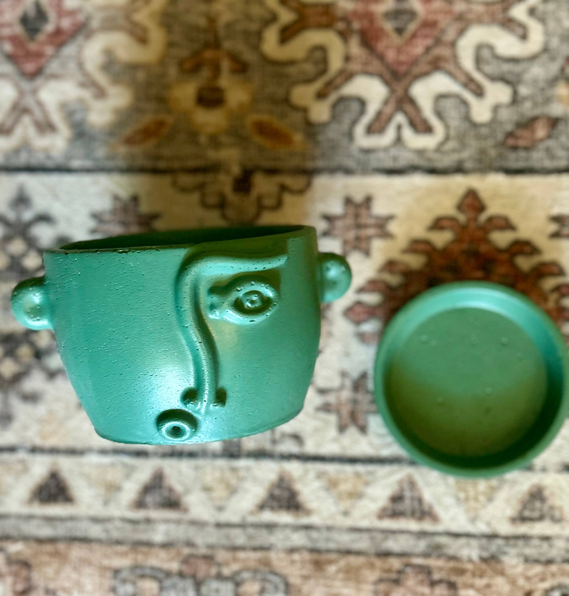 Queen City Crete – Großhandel Blumentopf – Bürogesicht Blumentopf2