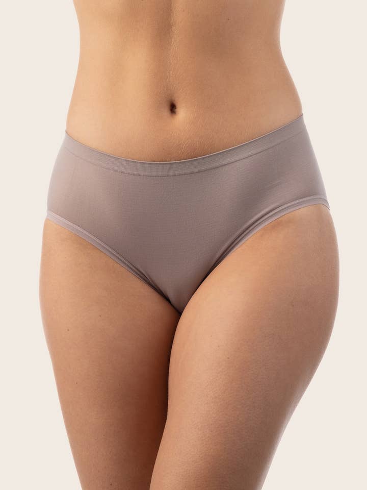 Braga sin costuras de nylon y spandex Isadora con entrepierna de algodón para venta al por mayor de Isadora, Tipi toe, & James Fiallo