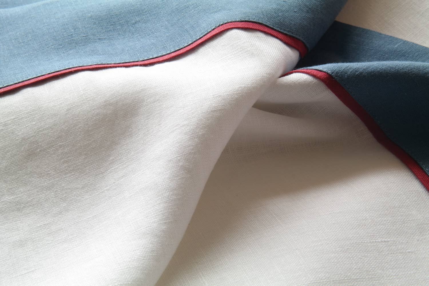 Liem Home - Wholesale Tablecloth - Linen Tablecloth with Double Edging. Custom tablecloth2