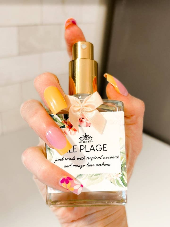 Kit de faux ongles "Même les fleurs sont jalouses" pour la vente par Girl Code Couture