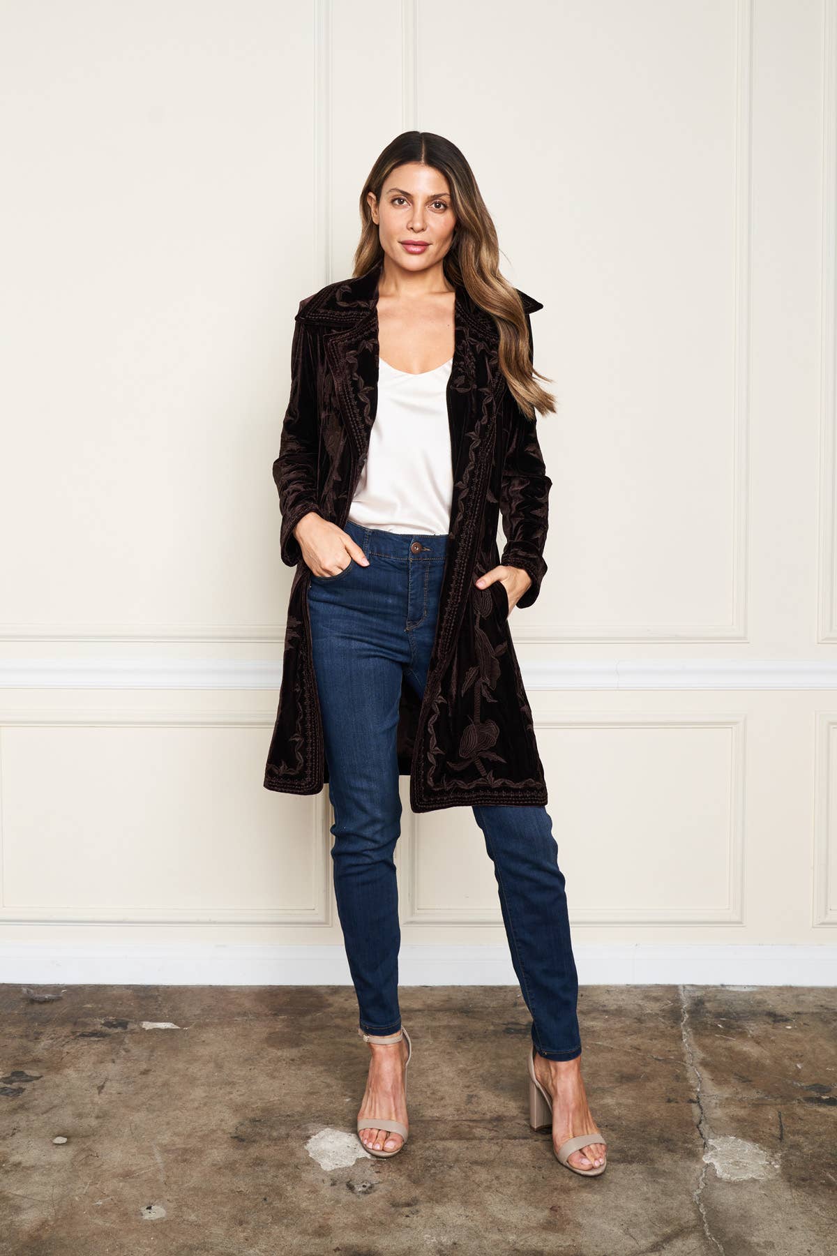 Paparazzi – Engroshandel Jakke - Dame – XY-8176 Stretch fløjl knap tonal broderet jakke2