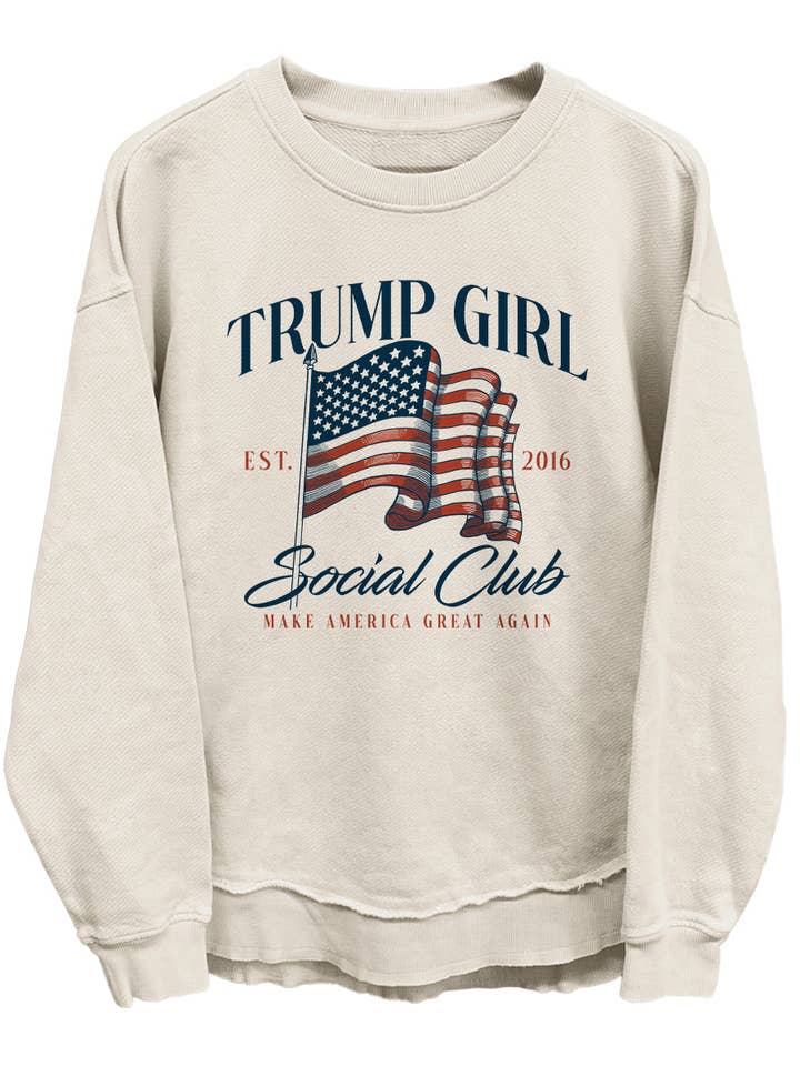 Trump Girl Social Club (À l'avant) pour la vente par Shield Republic