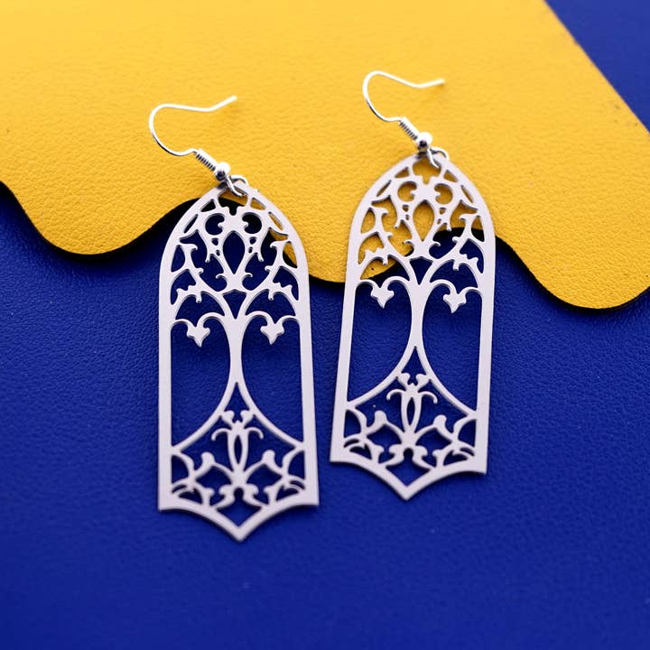 Boucles d'oreilles en acier inoxydable Vintage Castle pour la vente par HappyJewelrySupplies