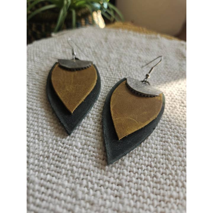 Native Leather Co - Vente Boucles d'oreilles pendantes - Boucles d'oreilles en cuir découpé à la main, couleur sarcelle et citron profond, en couches2