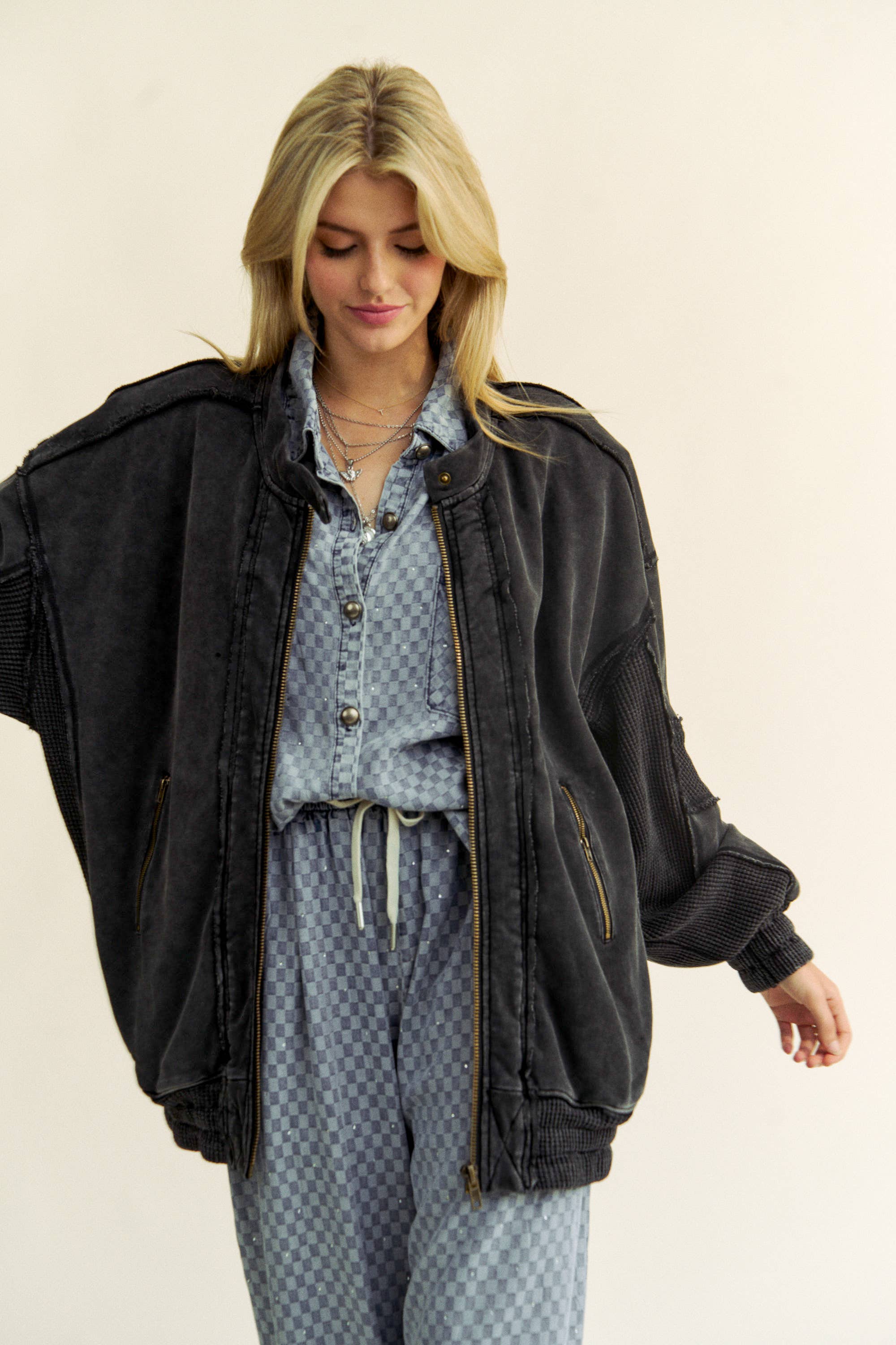 Davi & Dani - Wholesale Jas - Dames - FLEECEJACK MET WAFELRAND EN RITSSLUITING AAN DE VOORKANT11