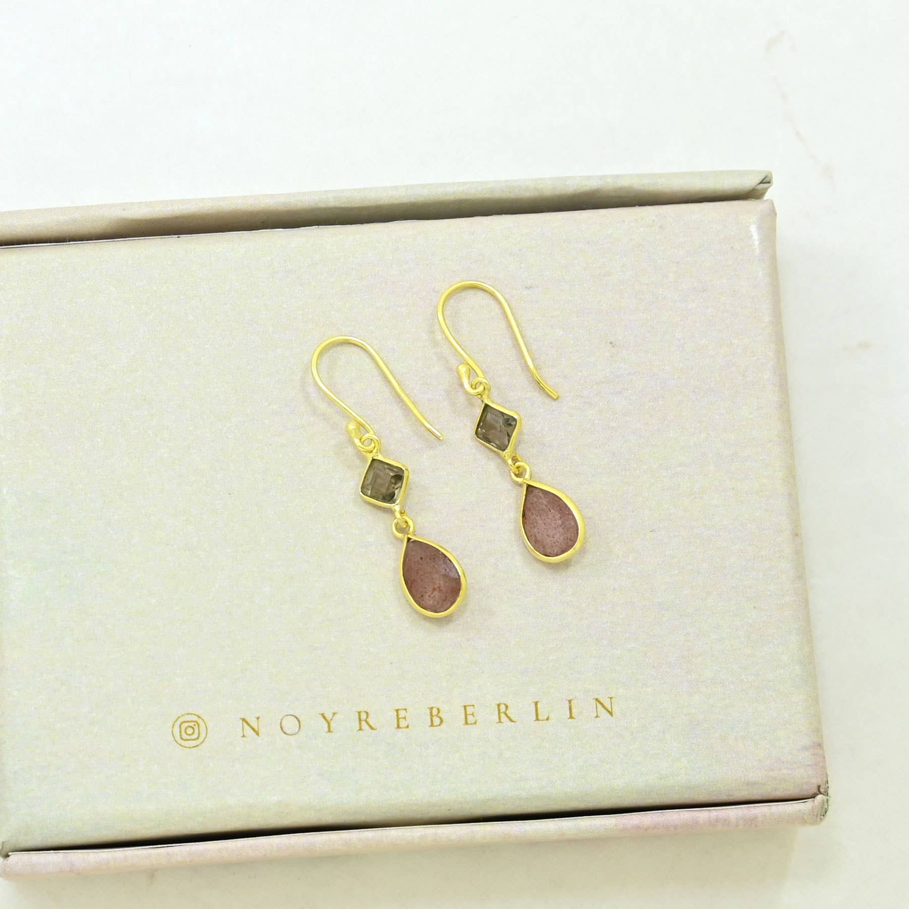 Schmuckoo Berlin - Wholesale Dangle Earrings - Bianca Earring Gold Silver 925 - Strawberry & Smoky Quartz1