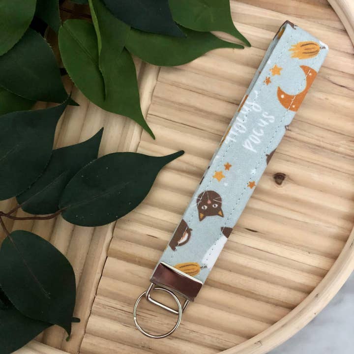 Blå Hocus Pocus Print Fabric Wristlet Nyckelring, Nyckelbricka för wholesale av MDStickerShop