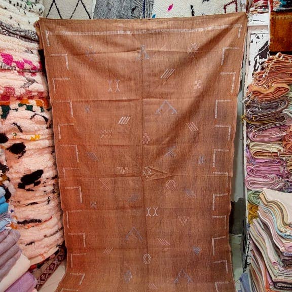 Maroccarpets Poufs and pillows wholesale +31648976894 - Wholesale Vloerkleed - Nieuw HANDGEMAAKTE MAROKKAANSE Cactus zijden tapijt2