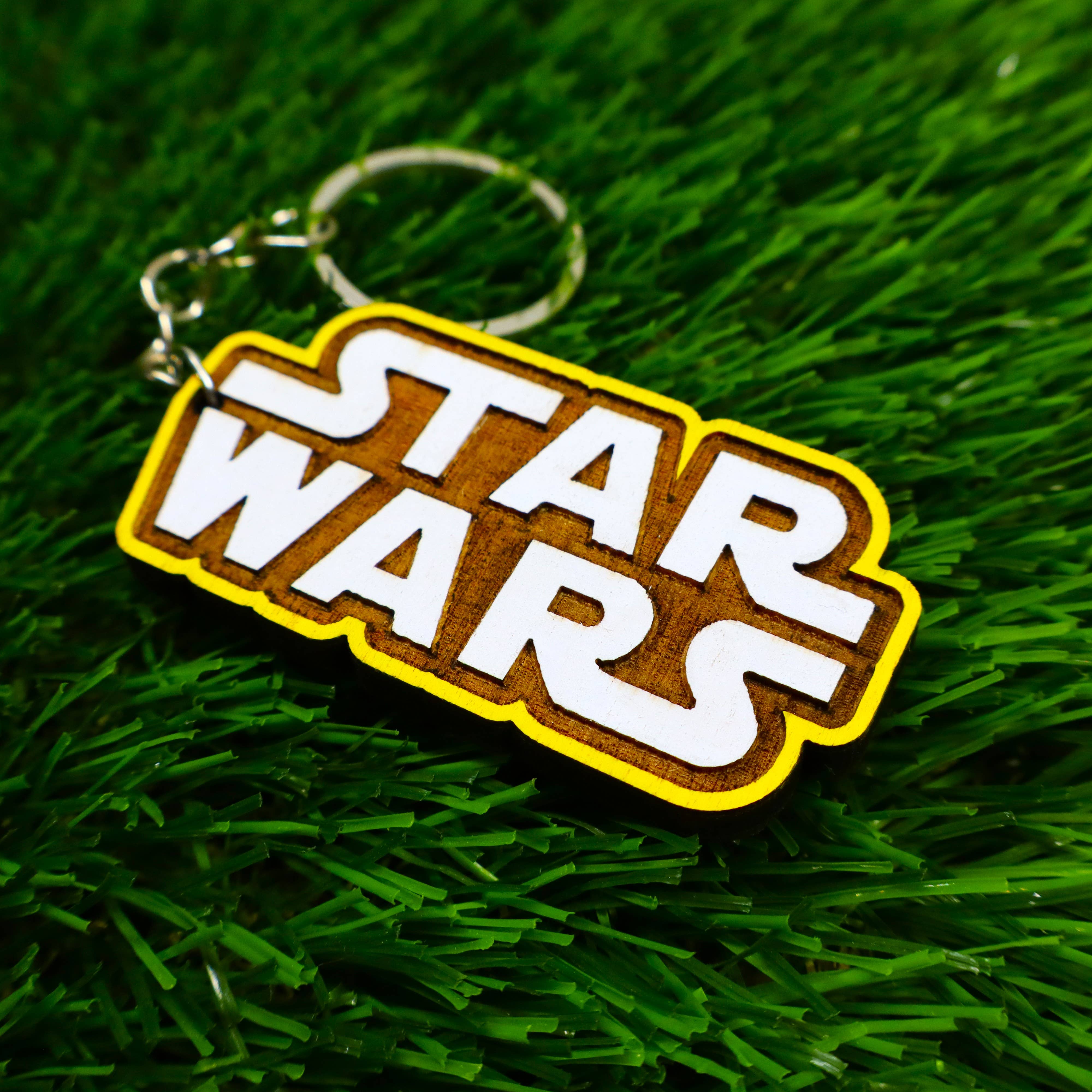 Herbs&Belles – Porta-chaves - Unissexo por atacado – Porta-chaves de Madeira com Logótipo Colorido de Star Wars, Presente Geek para Nerds0