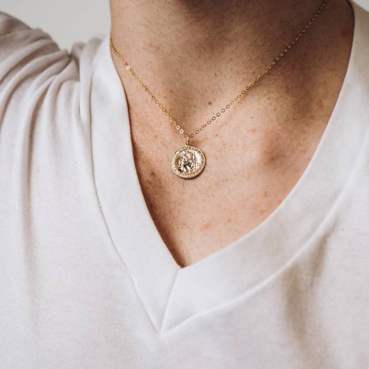 Collier Saint-Christophe en or pour la vente par Apollis