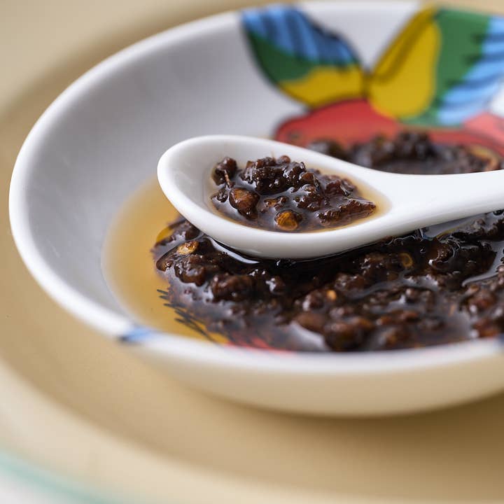 Poon's London – wholesale Chili paste – 1 Case of Extraordinary Chilli Oil - 6 x 125g jars1