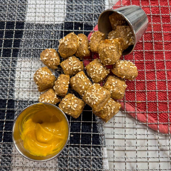 Big Head Barkery - Wholesale Pet Treats - Dog - Parmesan Cheddar Pretzel Bite Dog Treats | Natural6