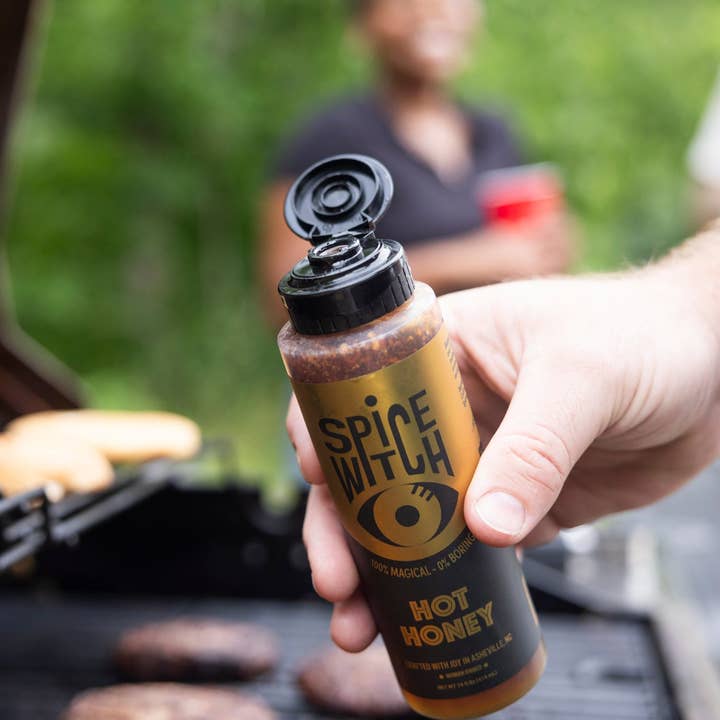 Spice Witch - Wholesale Honey - Hot Honey – 6 oz Squeeze Bottle (Case of 12)2