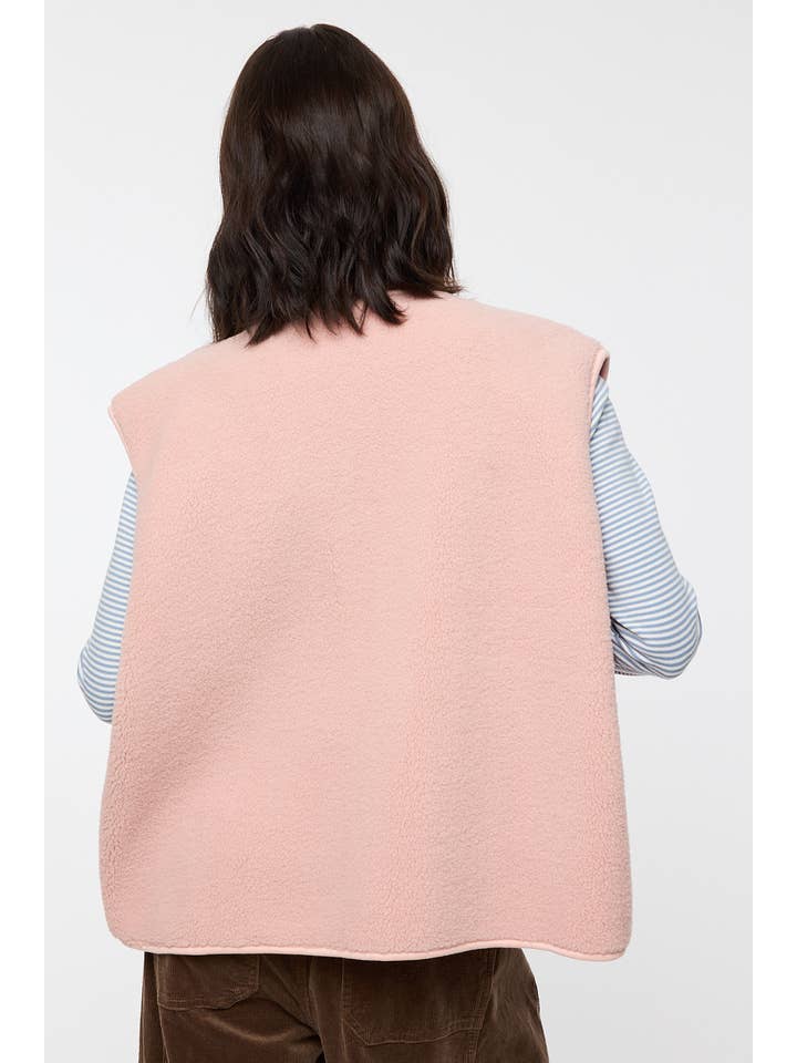 Wishlist Apparel - Wholesale Outerwear Vest - Women's - SHERPA VEST / WL25-106253