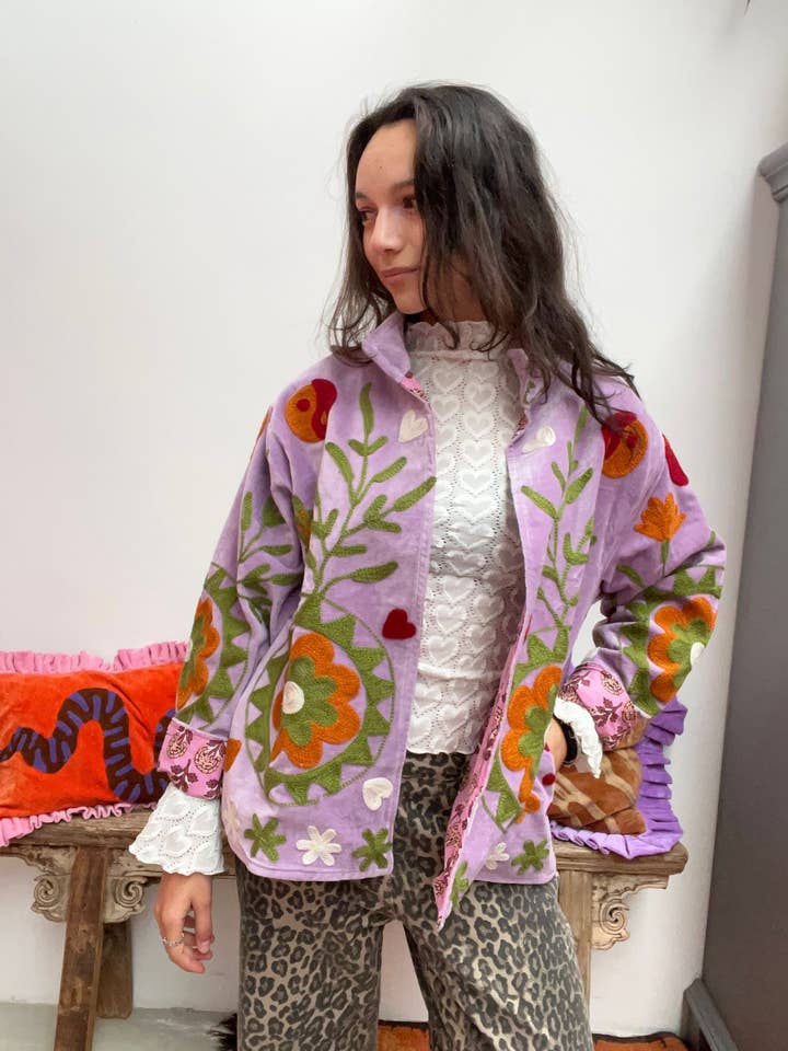 Fluwelen borduurjas roze lichtpaars for wholesale by ToutVintage