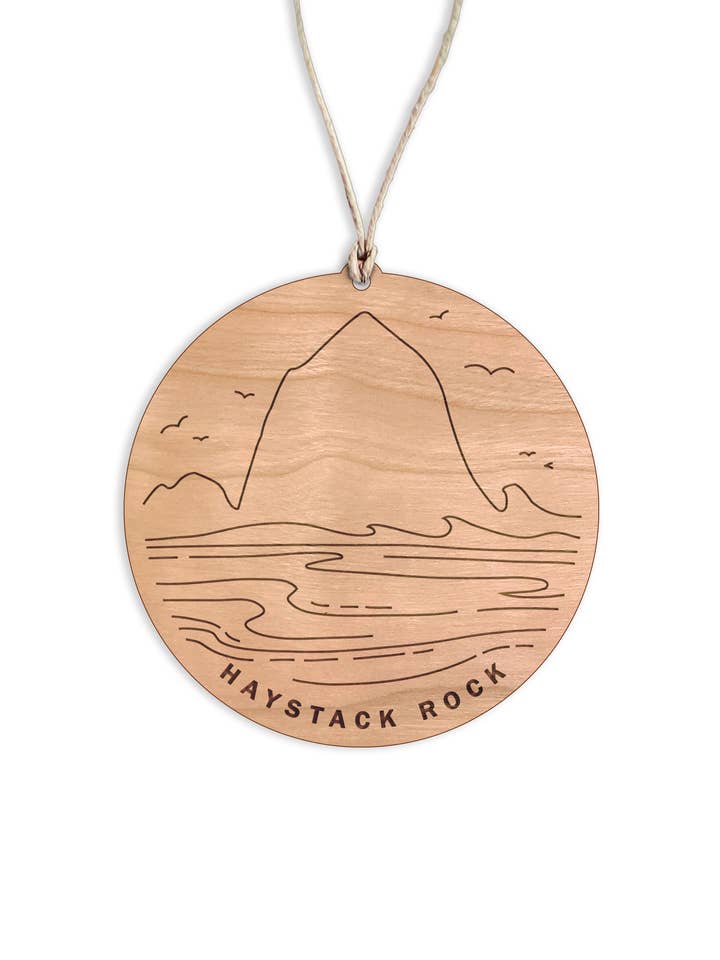 Haystack Rock Round Kerstornament voor wholesale door Forever Northwest
