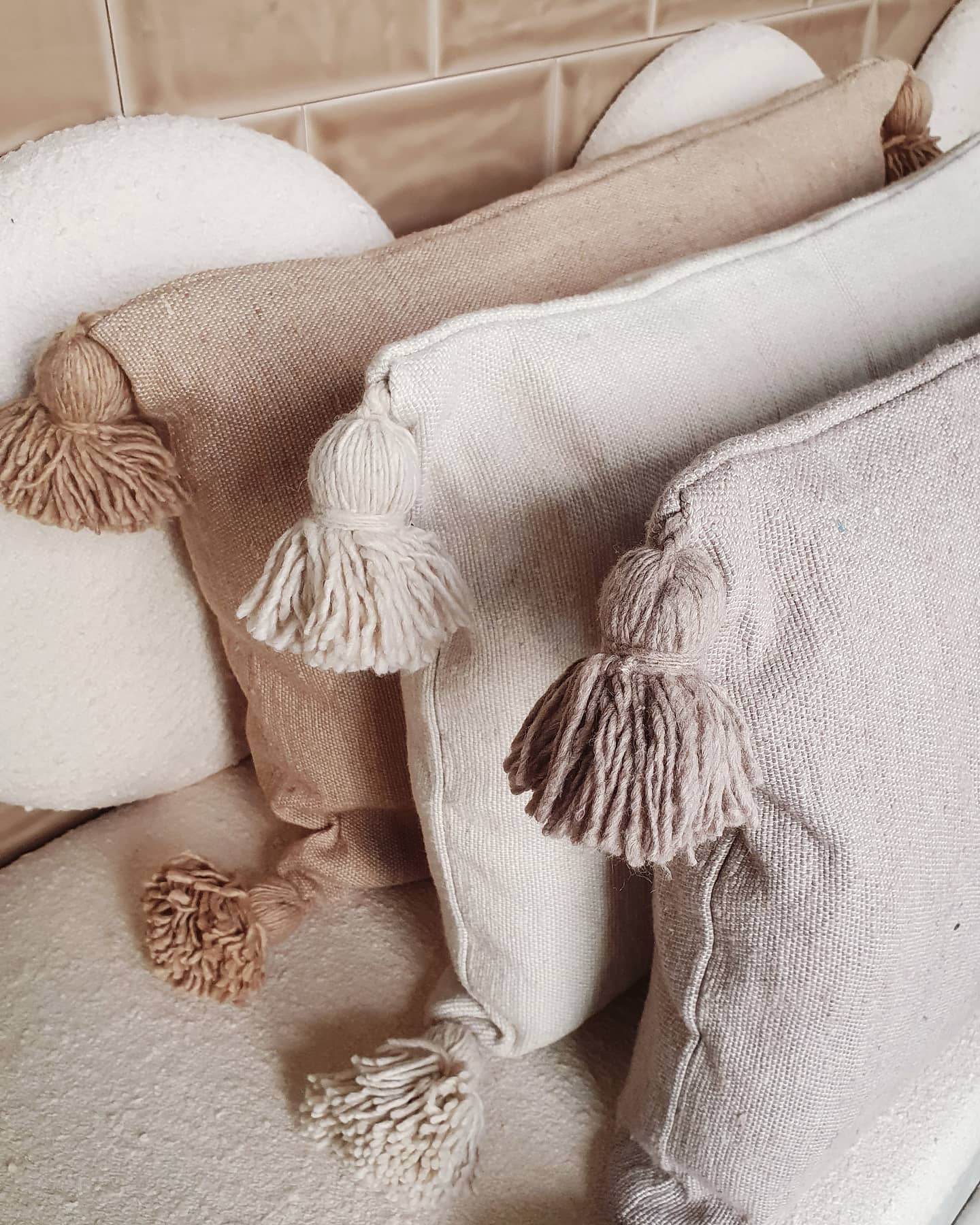 marrakeshop – wholesale Throw pillow cover – Moroccan Pillow Cushion With Pom Pom Tassel13