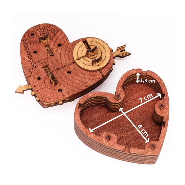 iDventure GmbH - Wholesale Decorative Box - Tin Woodman's Heart. A mechanical treasure chest with1