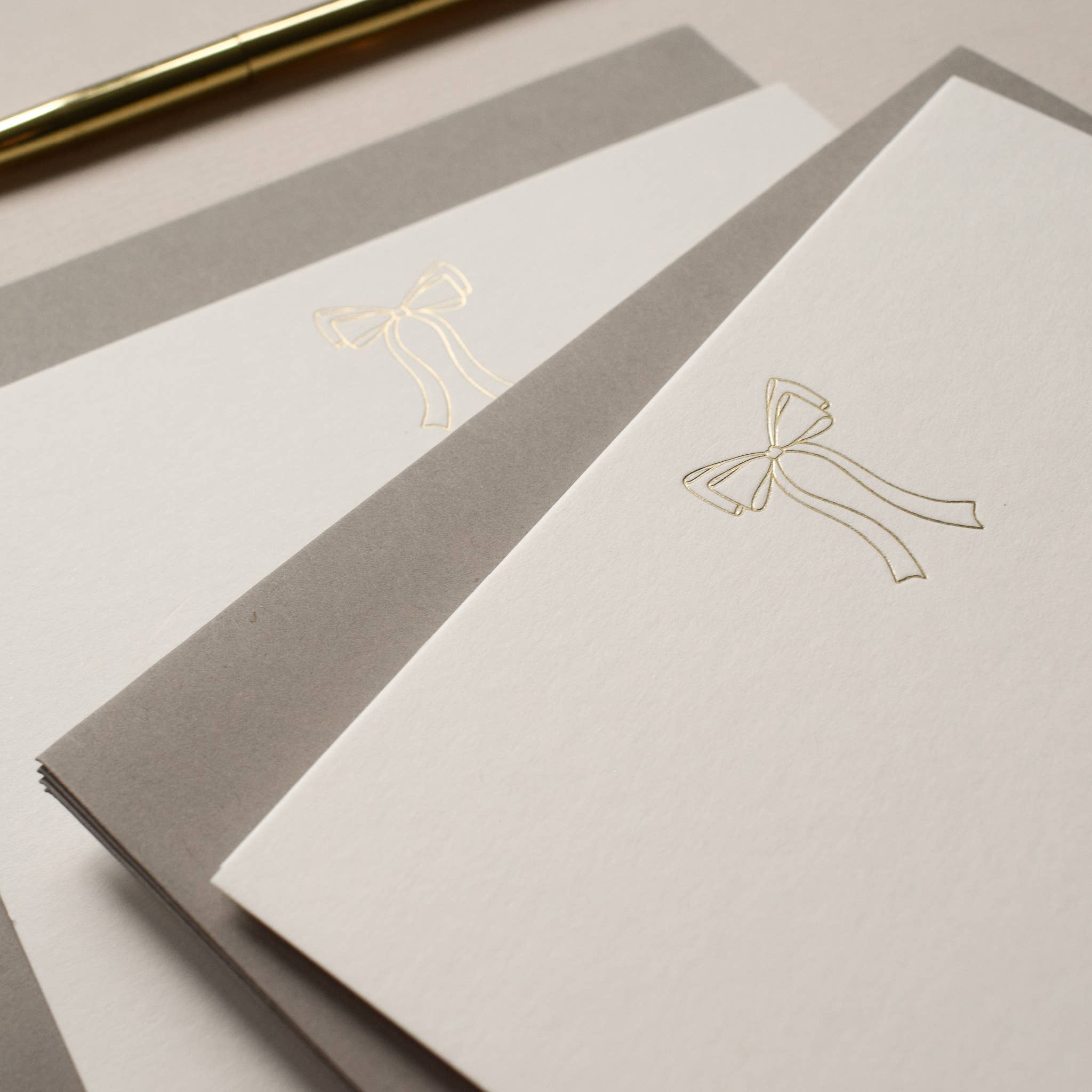 Jennifer Tune – wholesale Stationery/notecard set – Set of Five Notecards printed with a Gold Bow2