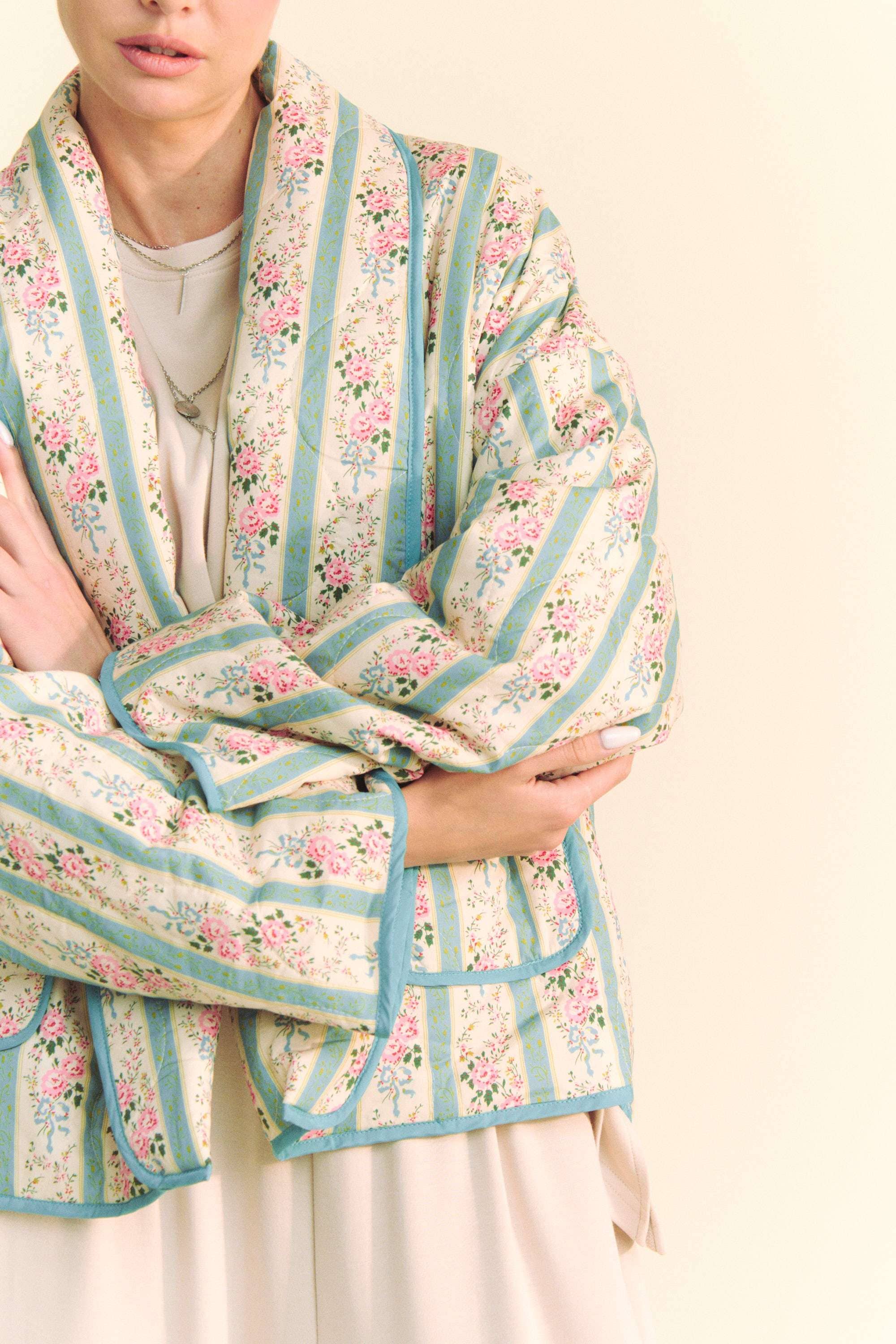 Davi & Dani - Wholesale Jas - Dames - WAIVY GEWATTEERDE OPEN JAS MET BEHANGPRINT16