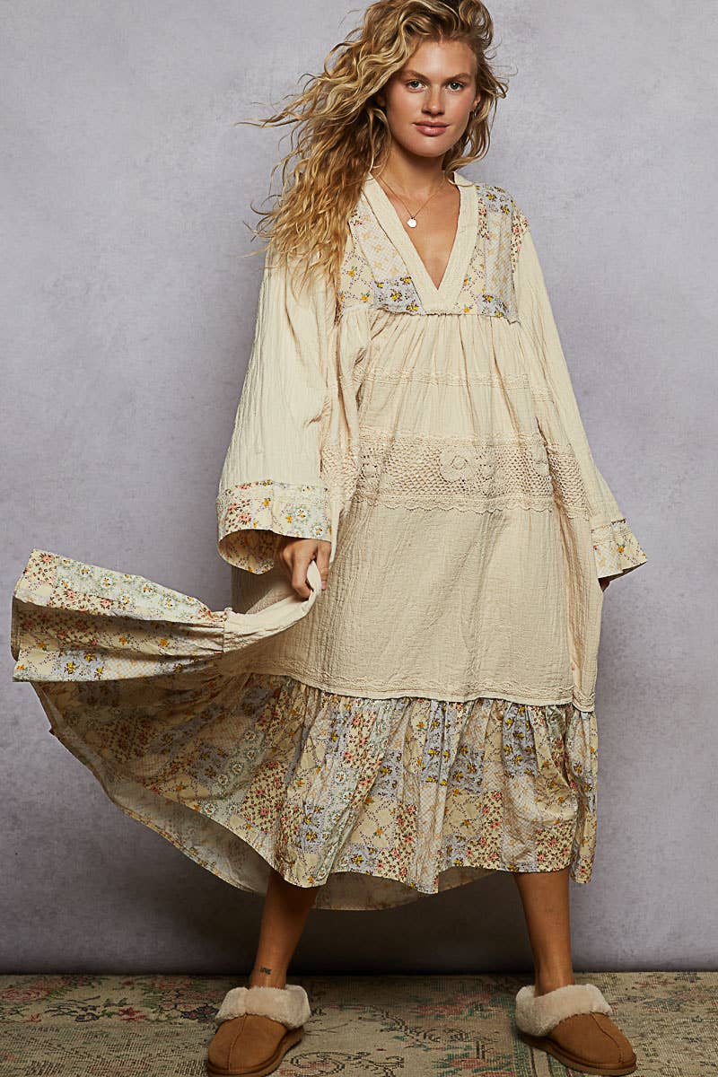 NATUREL Robe tissée à manches longues en double gaze avec garniture en paillettes crochetées. en vente sur Faire2