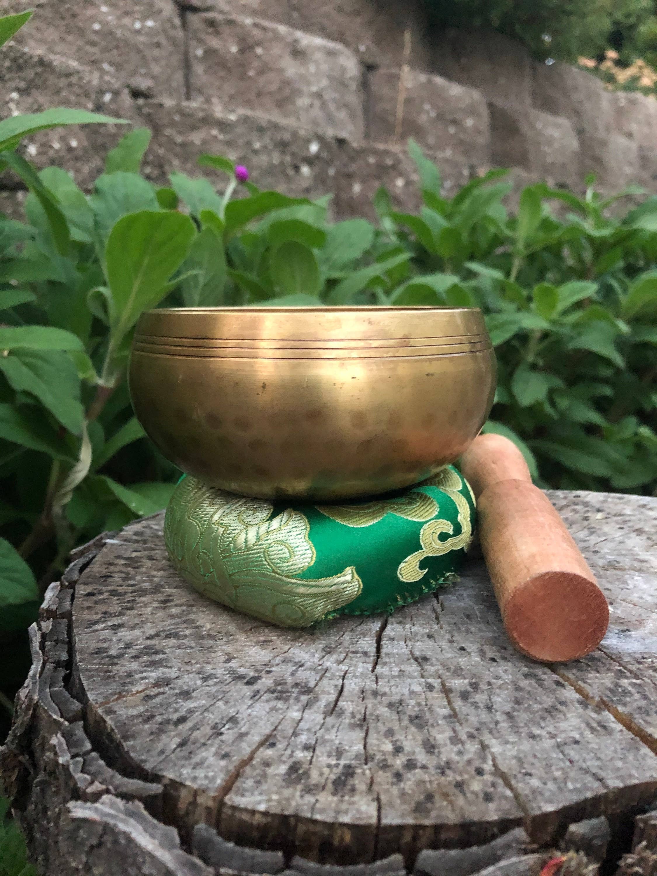 Like International – wholesale Meditation supplies – Himalayan Singing Bowl for Meditation & Stress Relief5