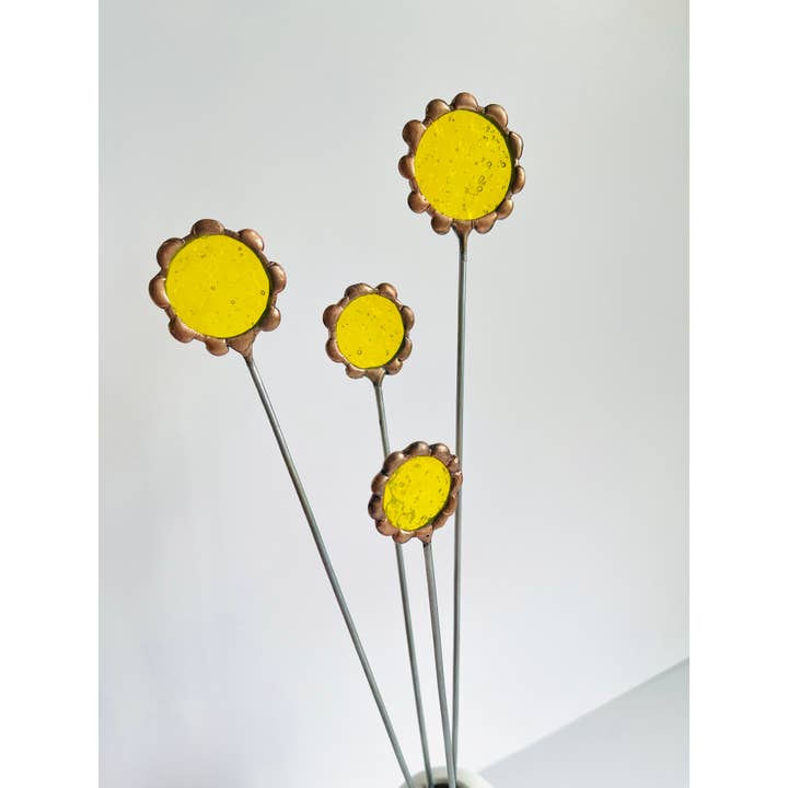 Samara Designs Studio – wholesale Artificial flowers – Curated Glass Floral Display2