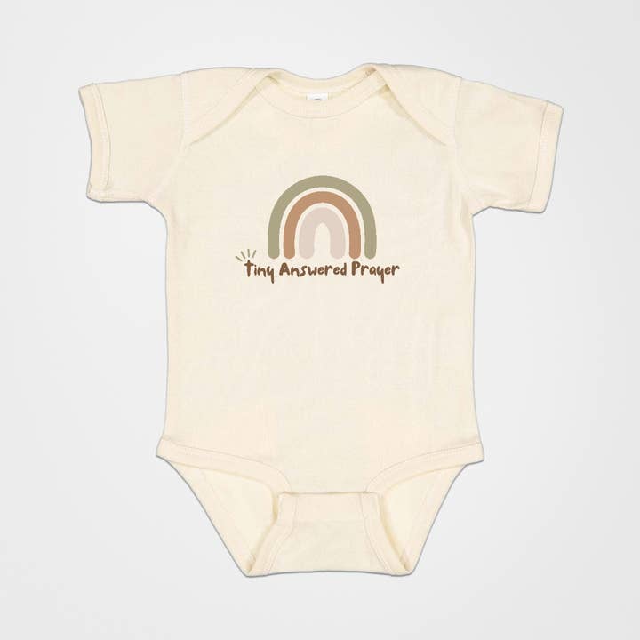 Babyrompertje „Tiny Answered Prayer” voor wholesale door Bella Eve