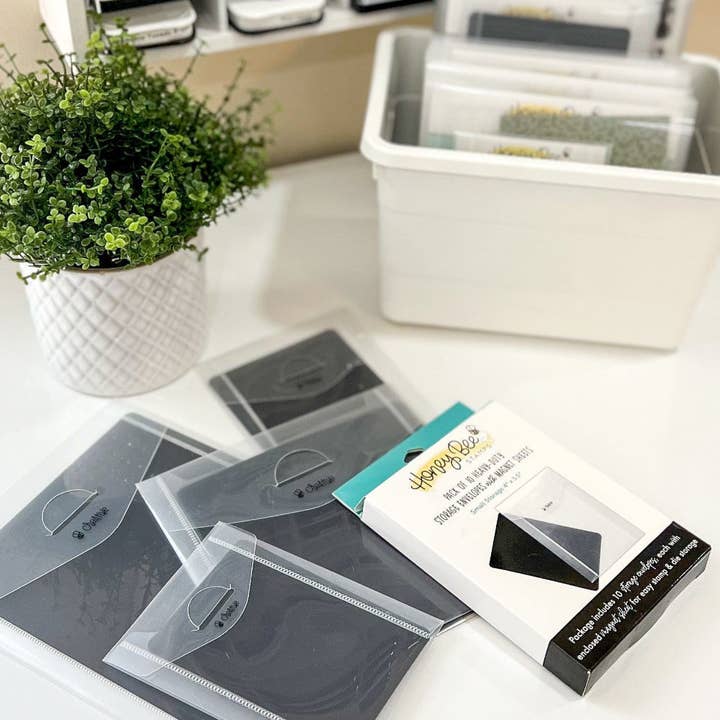 Honey Bee Stamps - Wholesale Craft supplies - Bee Creative - Medium Storage Pockets with Magnets 4 1/4" x 7 3/4"1