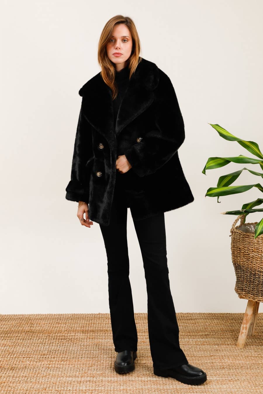 MOOYA - Wholesale Fur/Faux Fur Coat - Women's - Double-breasted faux fur coat - DD0022