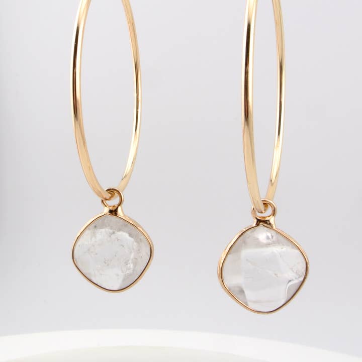Edgy Petal Jewelry - Vente Boucles d'oreilles pendantes - Grandes créoles luxueuses en or avec pendentifs en quartz2