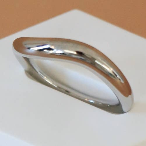 Horace Jewelry - Wholesale Band/Stacked Ring - The Ondo - Silver ring in stainless steel0