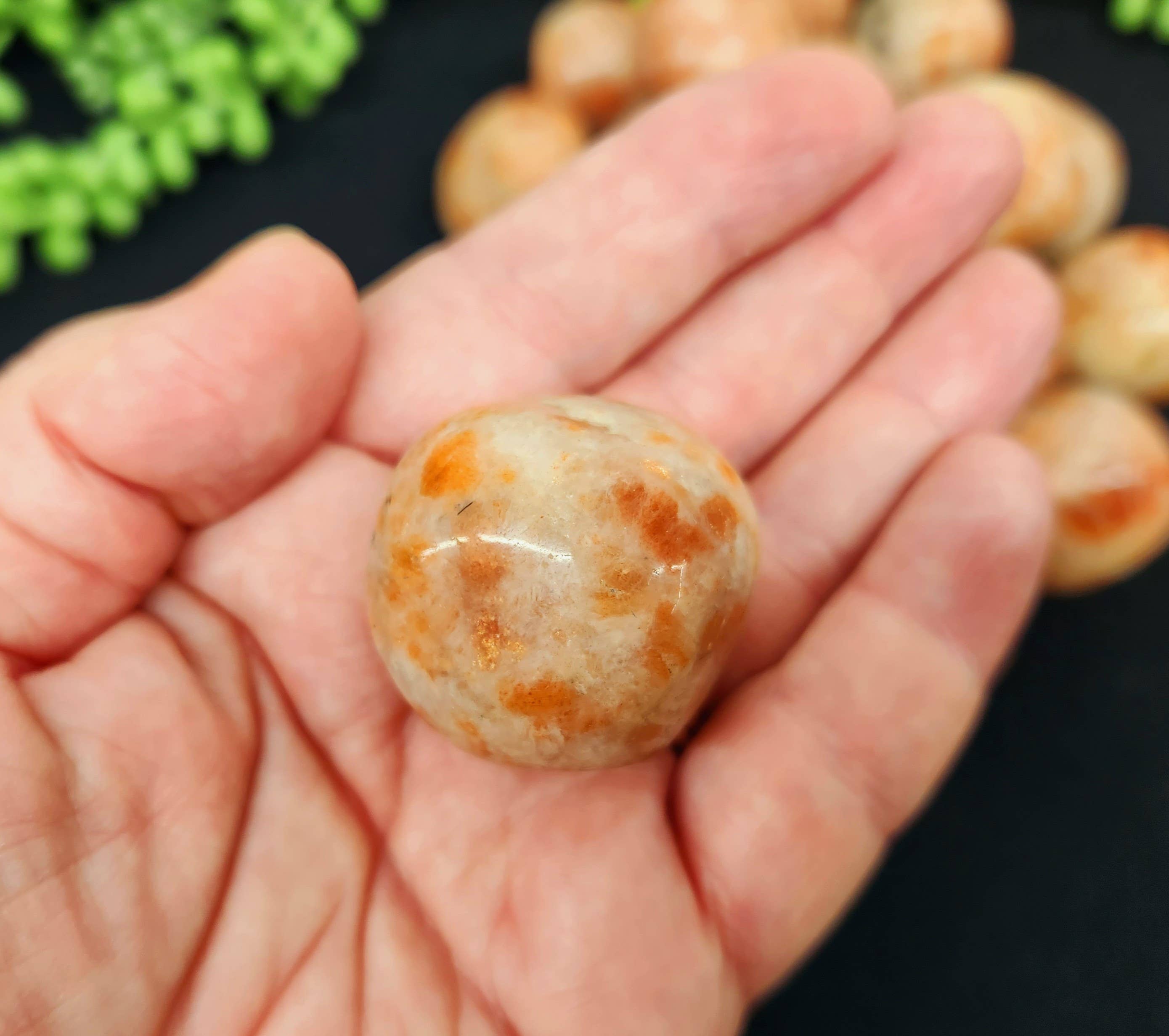Meraki Gemstones - Wholesale Spiritual Stone/Crystal - Sunstone Tumbled Stones (1kg/2.2 lbs.)  Approx. 30-35mm5