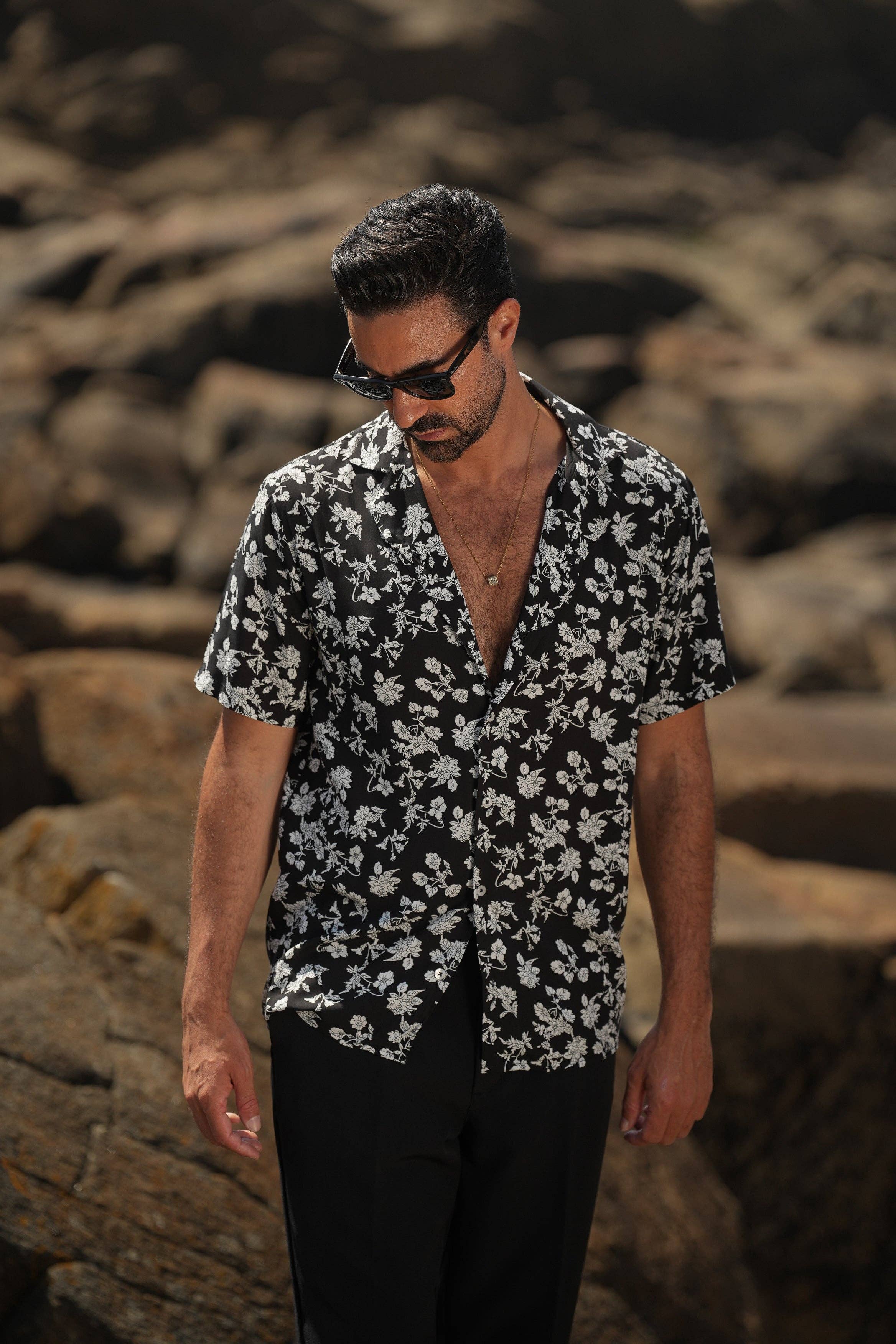 DONATO - Vente Chemise à col boutonné – homme - CHEMISE NOIRE ET BLANCHE À IMPRIMÉ FLORAL1