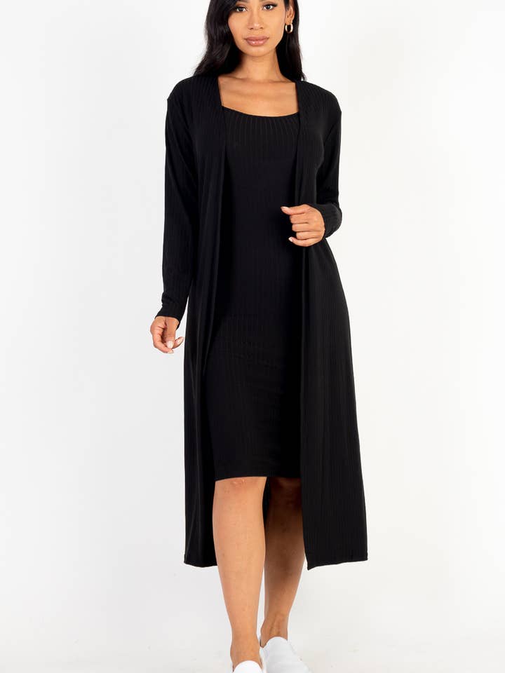 CAPELLA APPAREL – Vestido - Mulher por atacado – Conjunto CAPELLA APPAREL: Cardigan canelado e vestido midi justo com alças finas