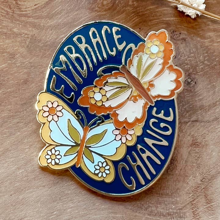 Embrace Change Emaille-Anstecker für den Großhandel von Kindness is Magic