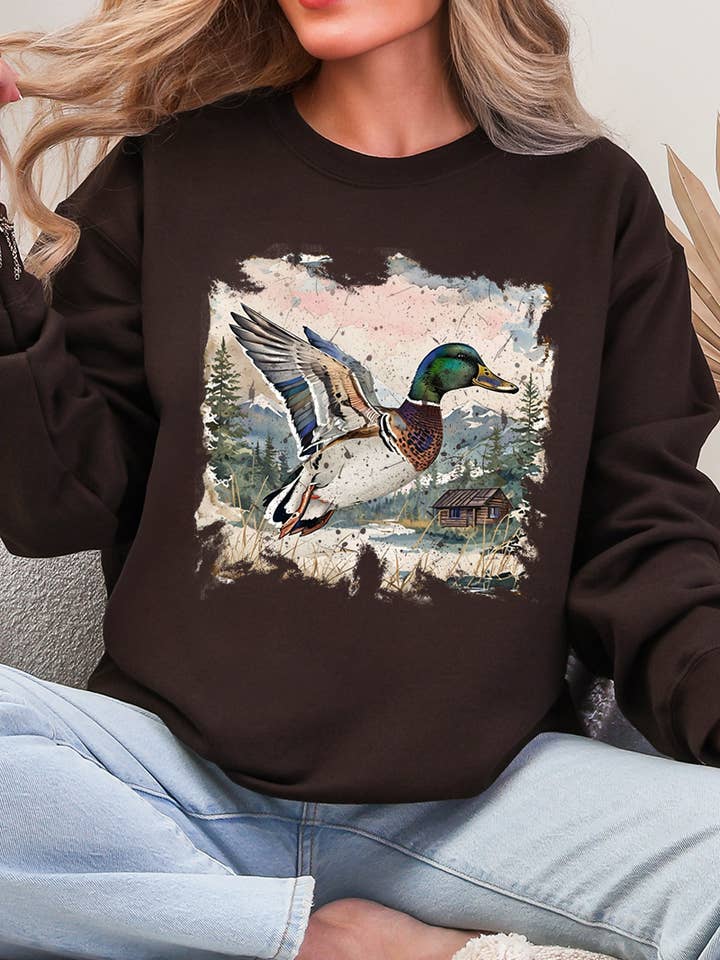 Sweat-shirt à col rond Mallard Mountains Heavy Blend pour la vente par Wholesale Accessory Market